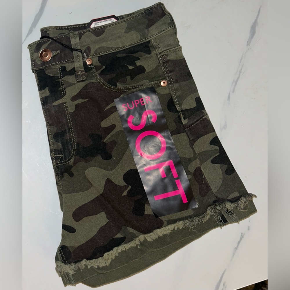 NWT NoBo Camo Shorts